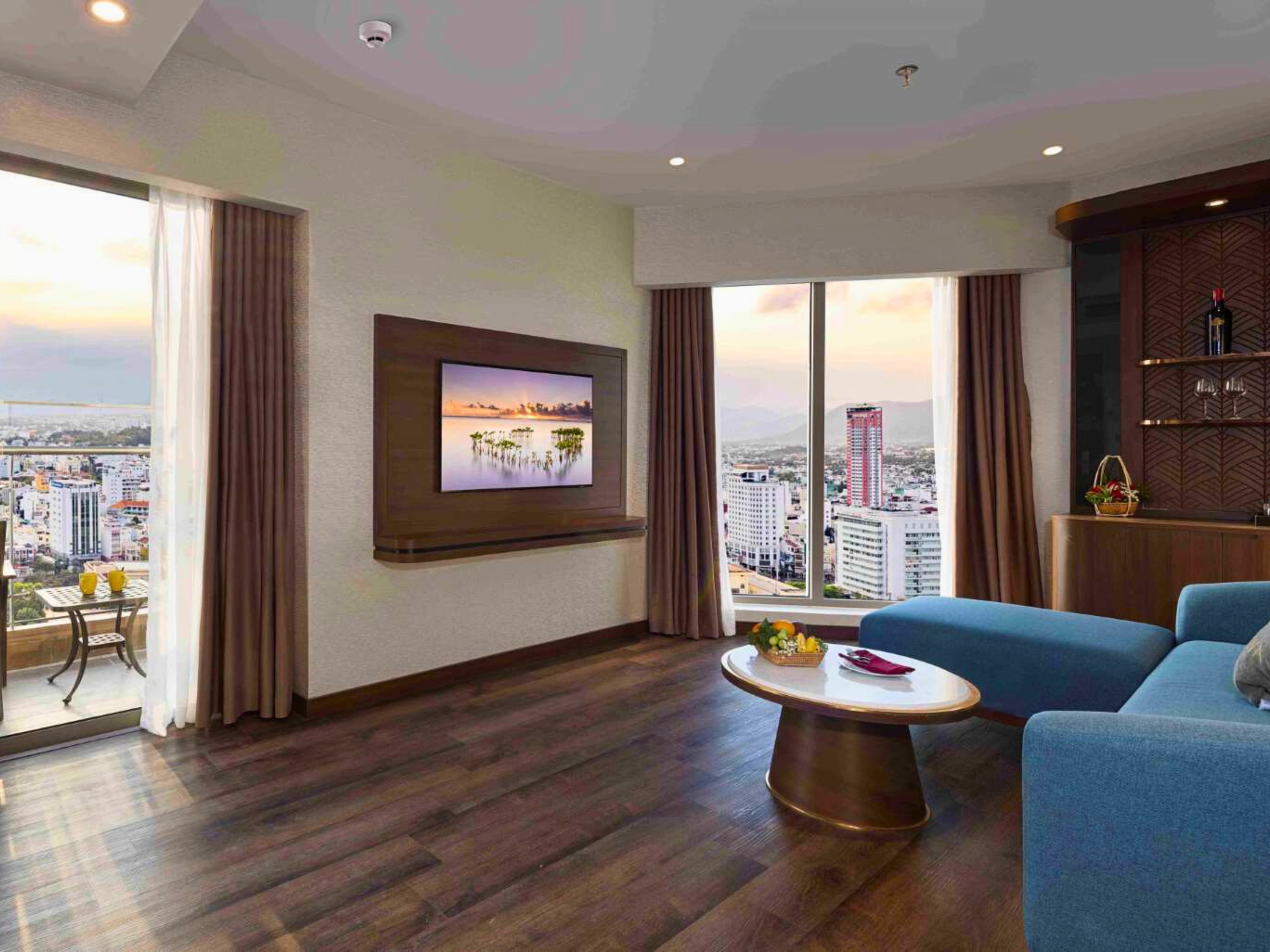 Executive Club Suite City view